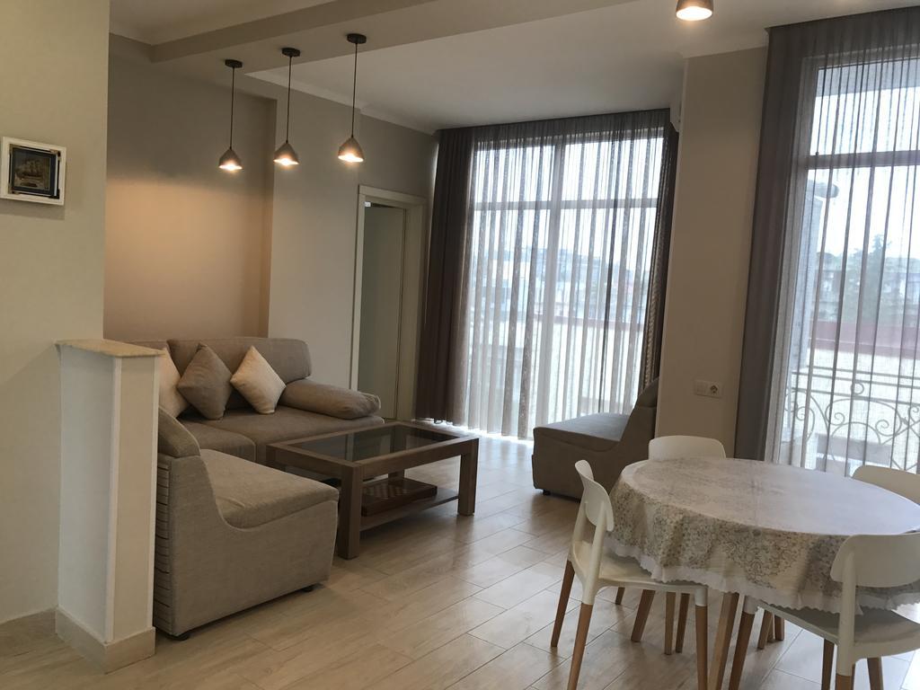 Piazza Apartment Batumi Exterior foto